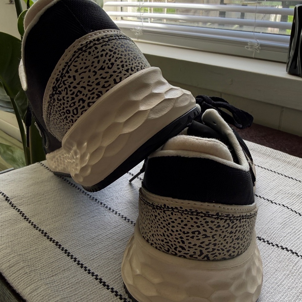 New Balance X70 Black and Cream Athletic Sneakers Brand New - Picture 13 of 15